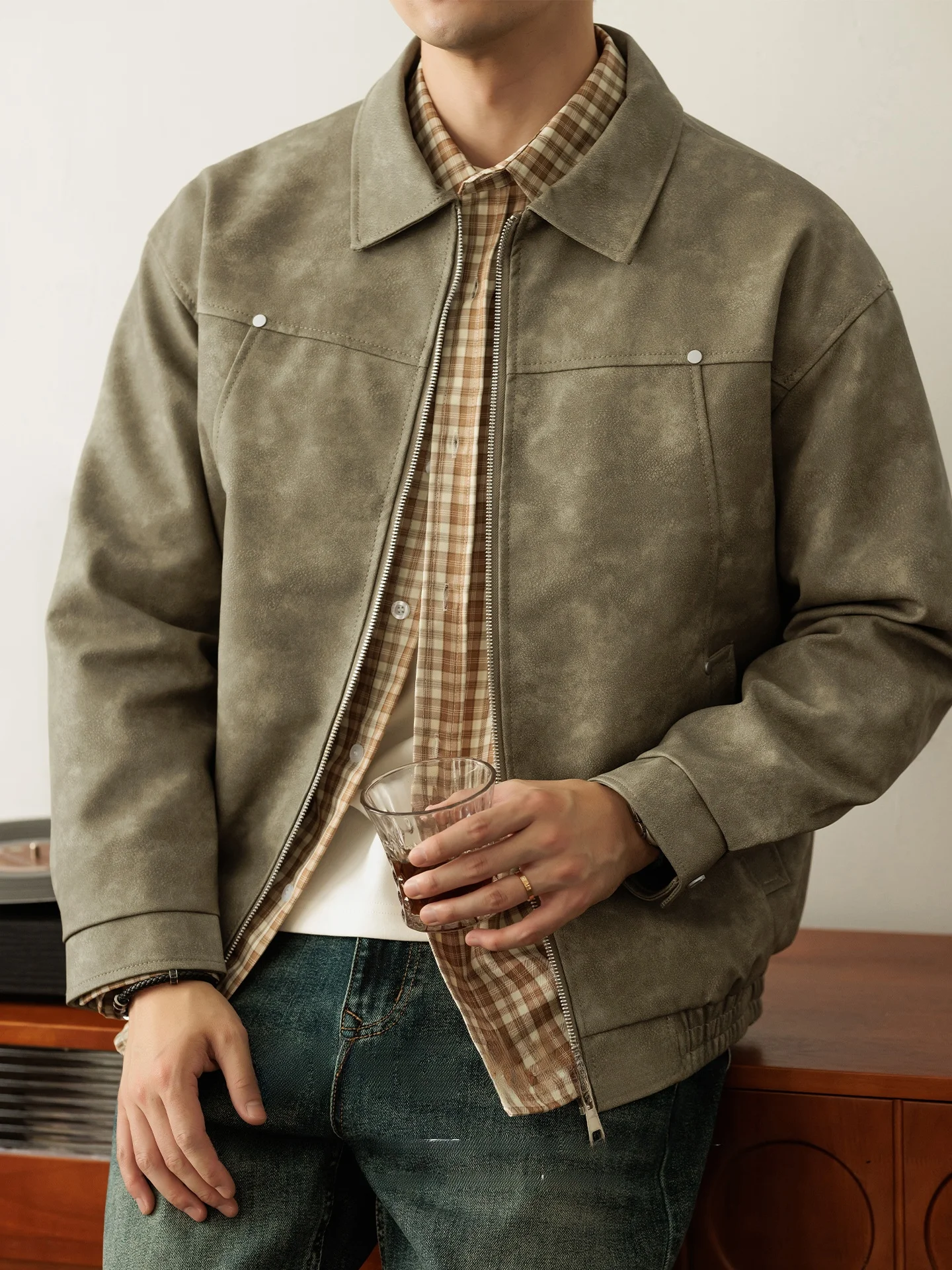 

American Casual PU Leather Jaet Men's Loose Lapel Winter Windproof Faion Brand Long Sve Thiened Zipper Closure ...