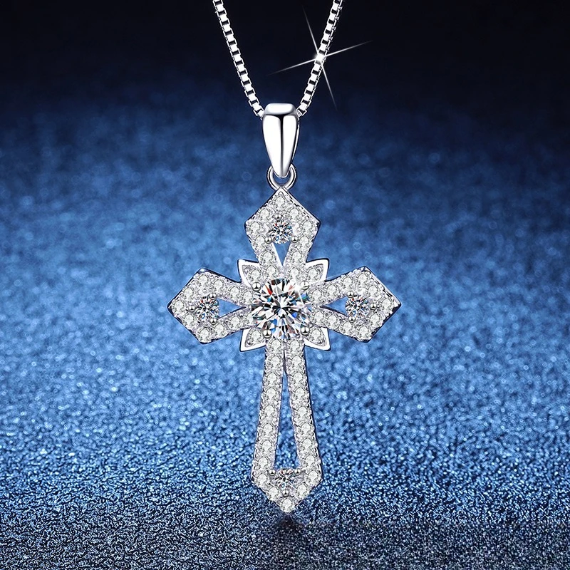 

European and American Platinum PT950 18K Gold MoissaniteNecklace for Women,Light Luxury Hip-hop Cross Pendant Necklace for Women