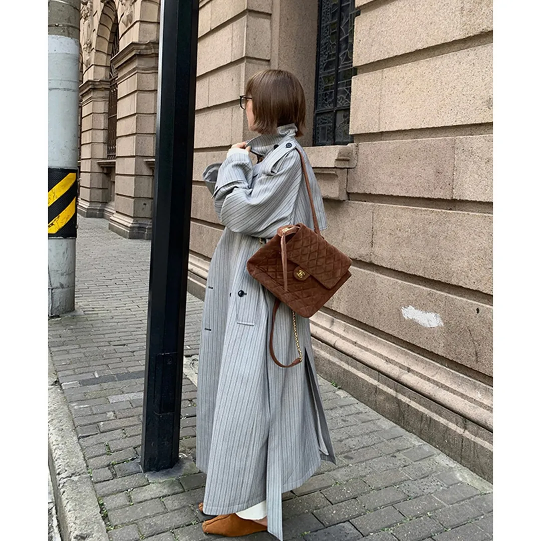 Płaszcz damski SuperAen z wykładanym kołnierzem, dwurzędowy, trencz na jesień, nowy, elegancki, modny, z łączonych materiałów, luźny i długi.