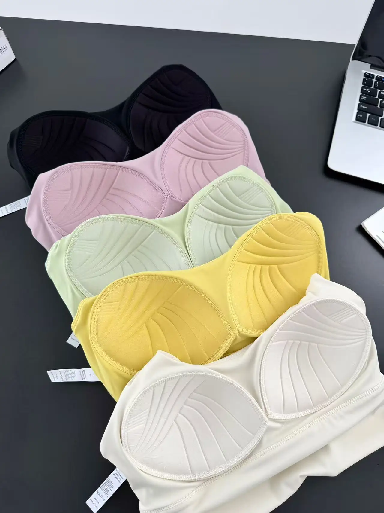 Damen-Sport-BH mit integrierten festen Cups, schöner Rücken-Workout-Tanktop für Laufen, Fitness, Yoga & Seilspringen – Detail 5
