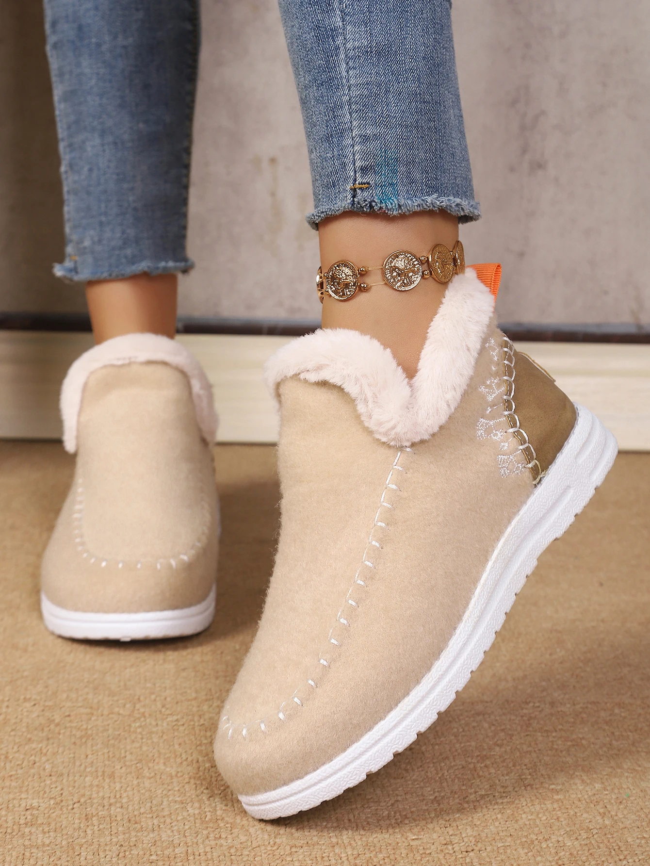 Damen Winter Slip-On Stiefeletten mit Flauschigem Kragen, Weichem Filz, Warmem Fleecefutter, Flach, Rutschfest, Leicht, für den Alltag, Schneestiefel – Detail 28
