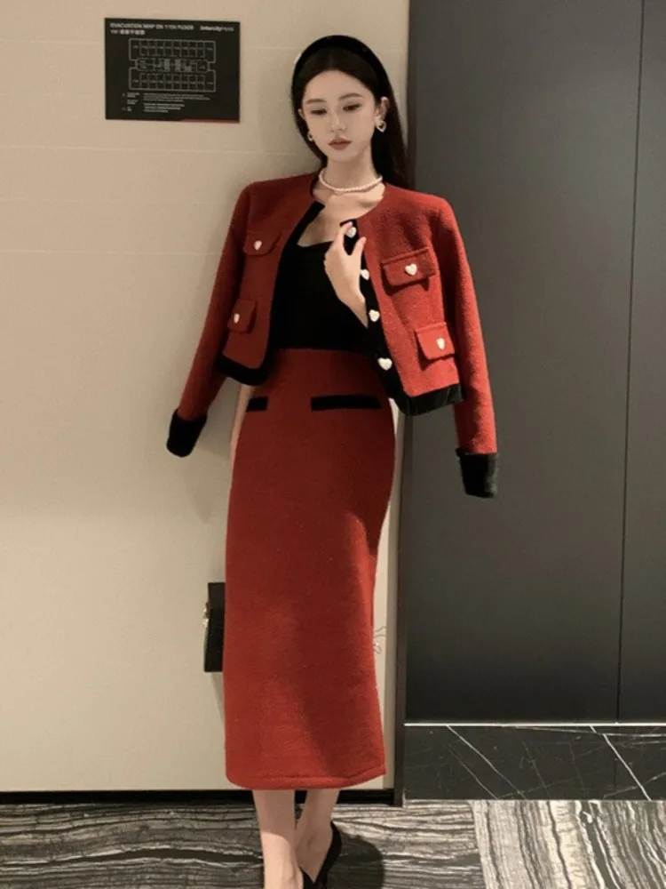 

Высококачественный зимний наряд для женщин 2024, французские утолщенные комплекты из 2 предметов, женские милые модные короткие пальто с высокой талией, длинная юбка, костюмы