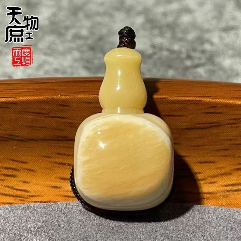 Natural, uncolored, high-gloss head two- connector, hand-polished three-way Buddha bead bracelet accessory