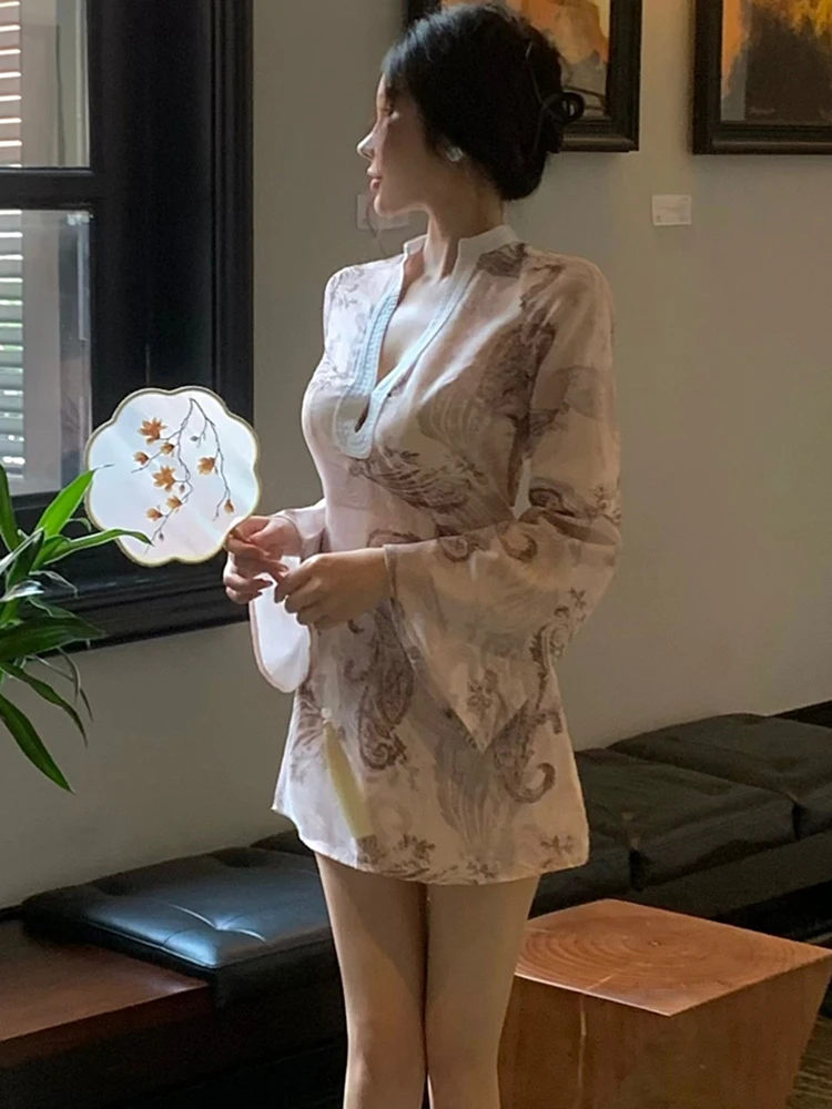 2025 القطن والكتان طباعة الخامس الرقبة فستان قصير مثير الخريف الشتاء طويلة الأكمام Bodycon فستان المرأة الكورية موضة عادية Vestidos