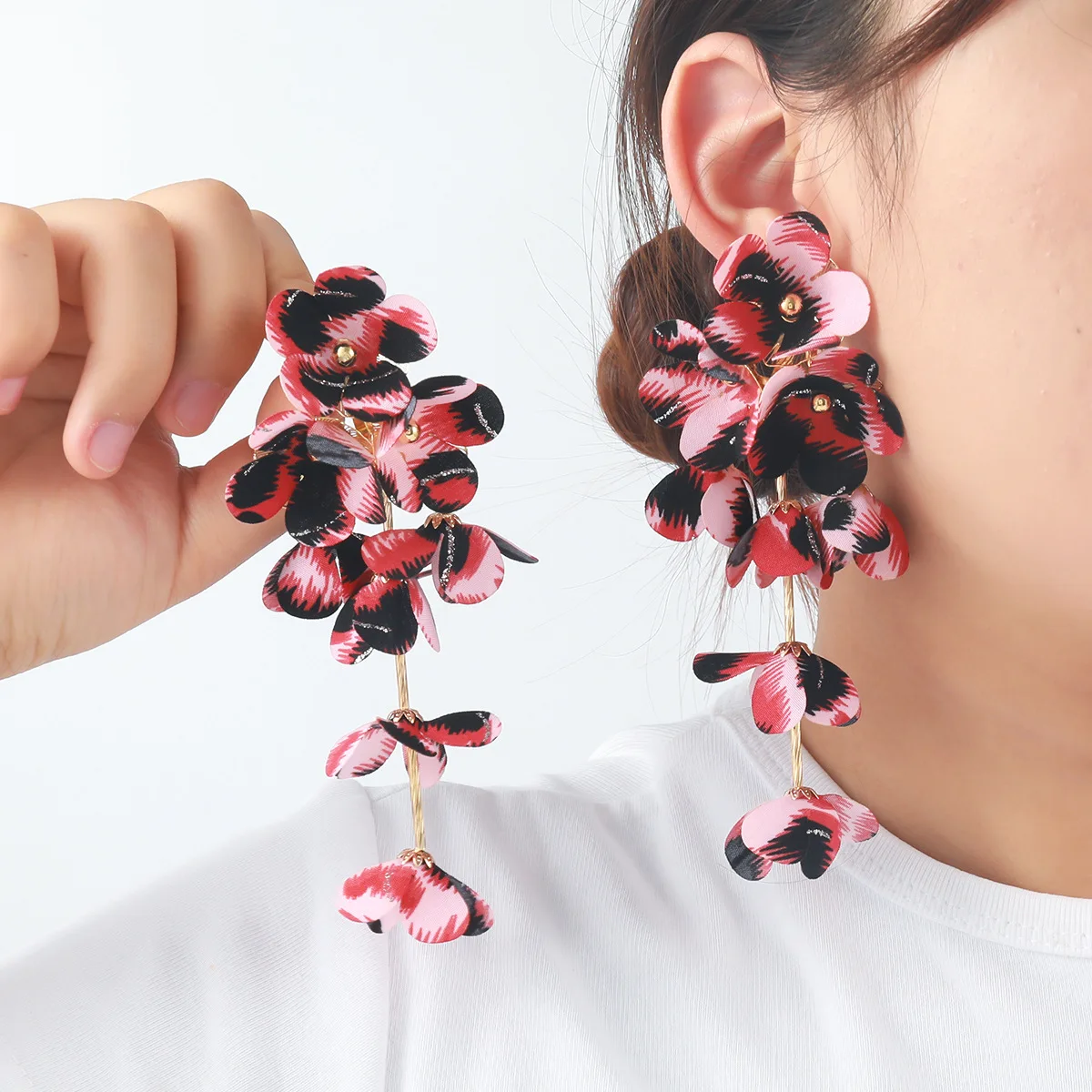 

Exaggerated Leopard Print Three-Dimensional Large Floral Multi-Layered Tassel Earrings 2025 Personalized Fashion Women Jewelry