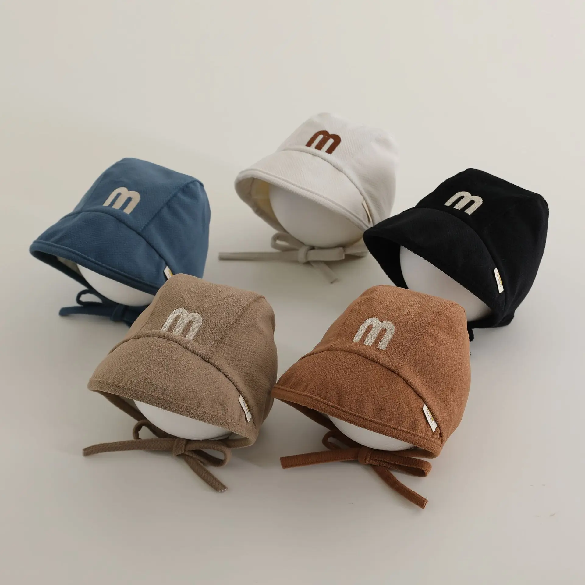 

2024 New Spring Autumn Children Embroidered M Letter Princess Cap All-match Cute Plus Velvet Cap Pullover Cap