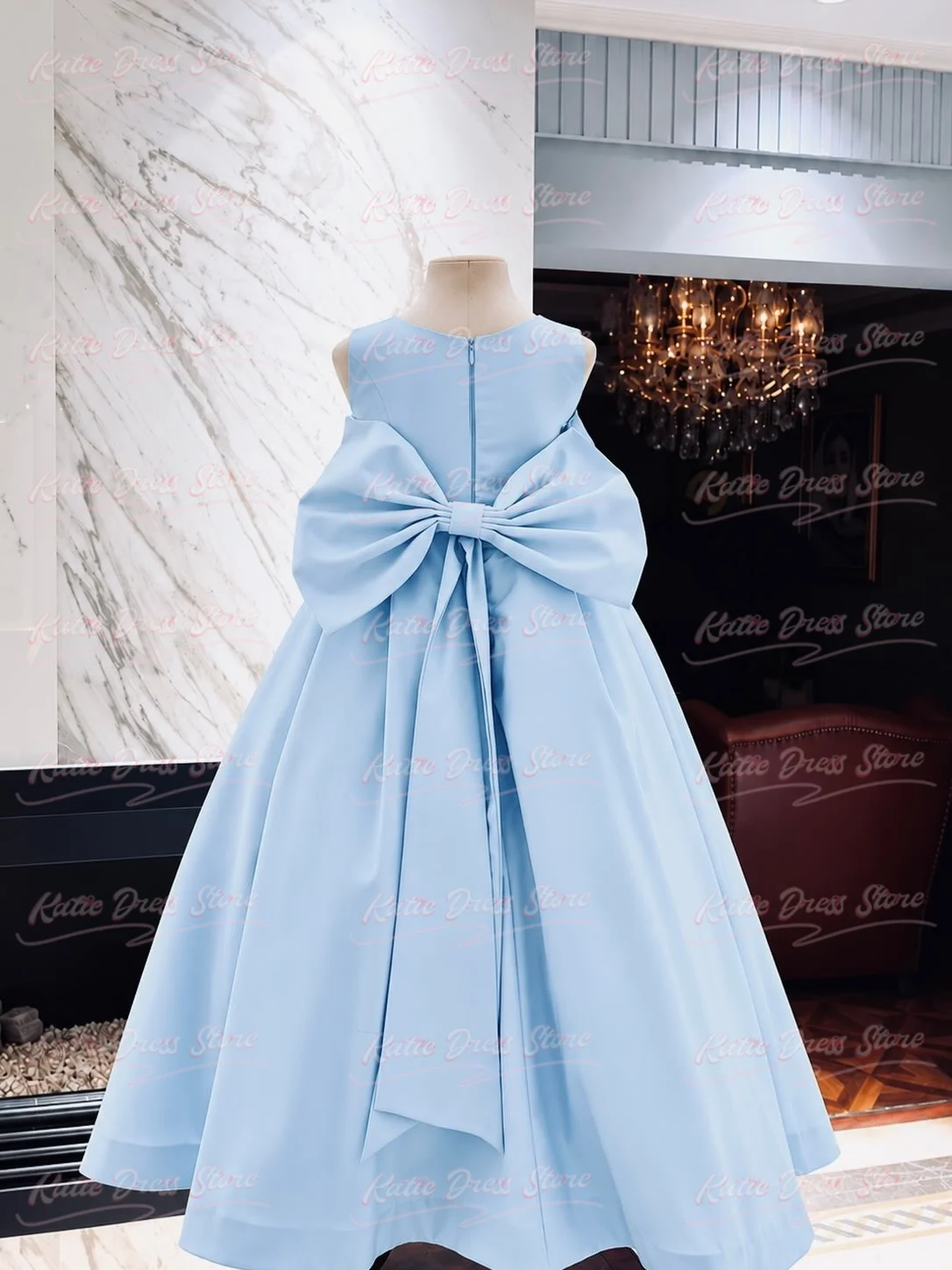 Customized Flower Girl Dress for Wedding Satin Sleeveless with Bow Puffy Elegant Kids Birthday Party First Communion Ball Gowns
