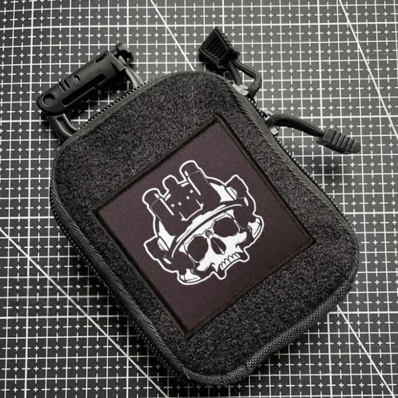 Parche táctico visión nocturna calavera con gancho y bucle - imagen 3