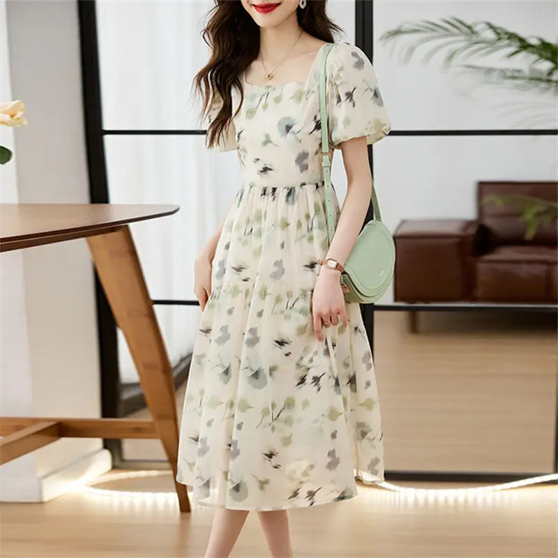 Butterfly Print Dress for Women's Summer New French Square Neck Elegant Waist Reduction Slimming Bubble Sleeves Floral Skirt