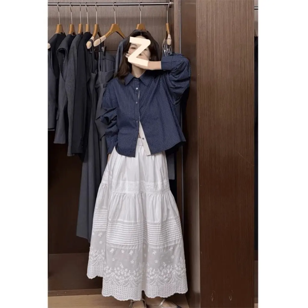 

French Retro High Waist Lace Skirt for Women Loose Slim-fit A-line Mid-length Spring Fashion Hip Skirt