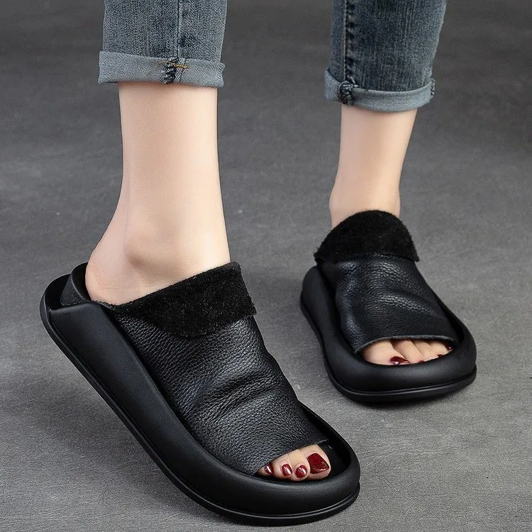 2024 summer fashion new thick-soled sandals and slippers, simple flat-soled slippers, beach slippers for outer wear sandals