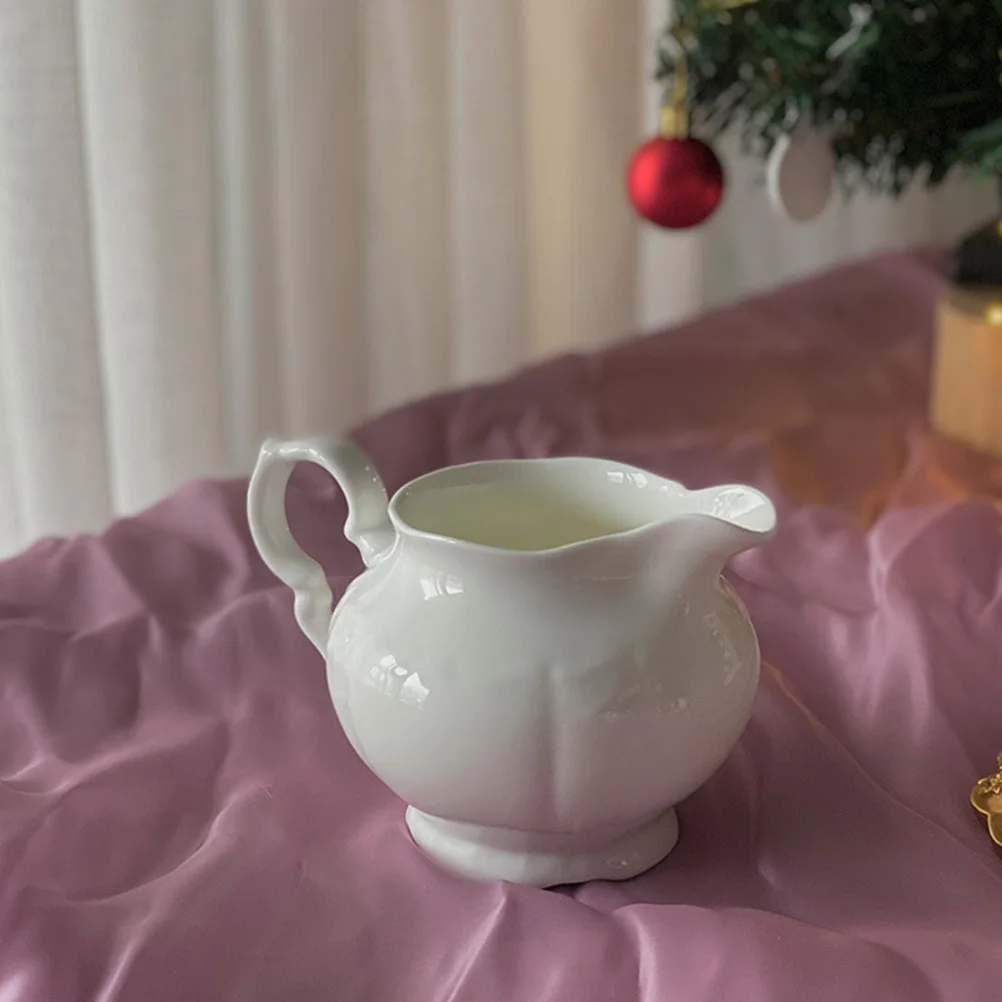 

Керамический кувшин для молока с тиснением в стиле ретро, термостойкий, простой для домашнего кафе, ресторана и общественного питания
