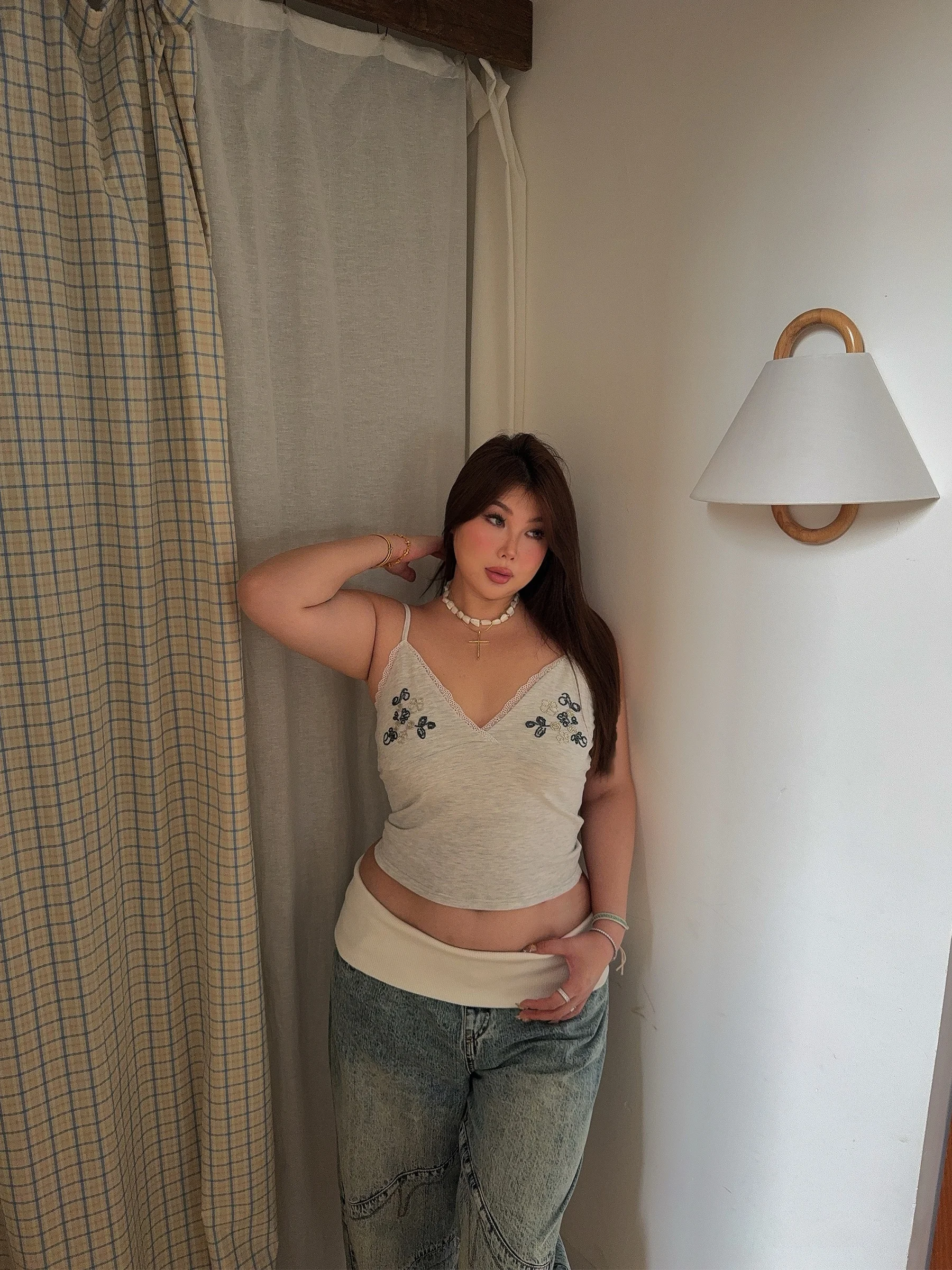 

Женский топ ручной работы с бисером, больших размеров, модный, с кружевными вставками, V-образным вырезом, на бретельках, в стиле Pure Desire, сексуальный, облегающий, из хлопка и кружева