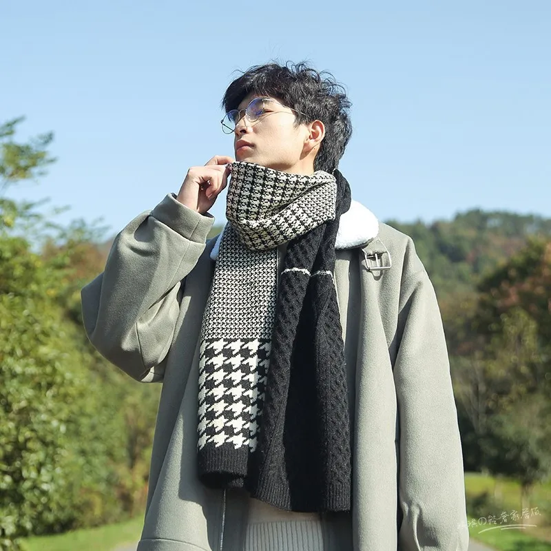 

Stylish and Warm Scarf for Men and Women, Thickened Scarf with Plaid Pattern, Perfect Gift for Your Boyfriend or Girlfriend
