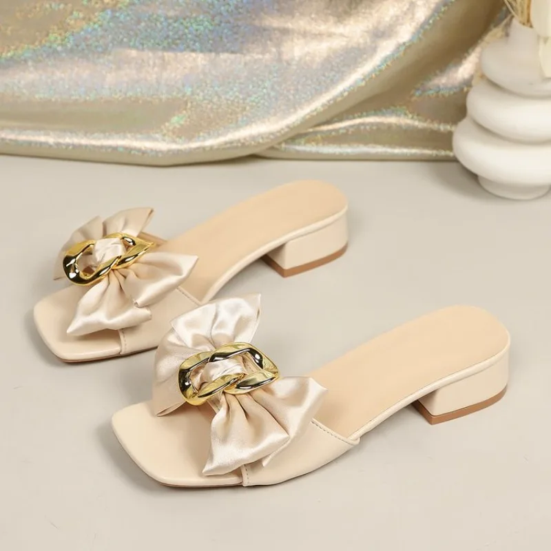 Sommerliche, trendige Designer-Sandalen mit Schleife für Damen, modische, lässige Pantoletten mit eckigem Absatz, 2026 neue elegante Party-High-Heels für Damen – Detail 3