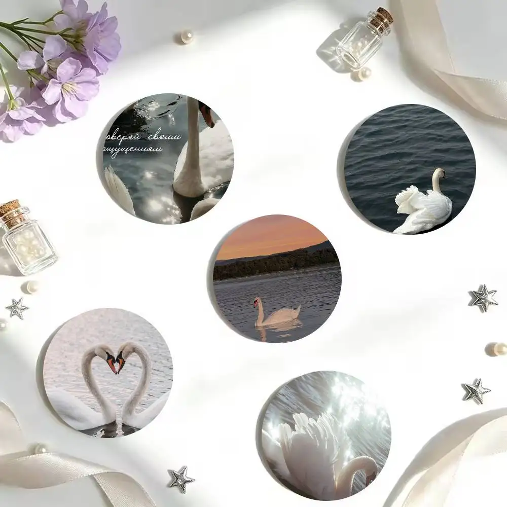 Elegant White Swan Badges 25 32 44 58 75 mm Round Cosplay Pin Bag Decor Fans Collect Friends Gifts Brooch Souv