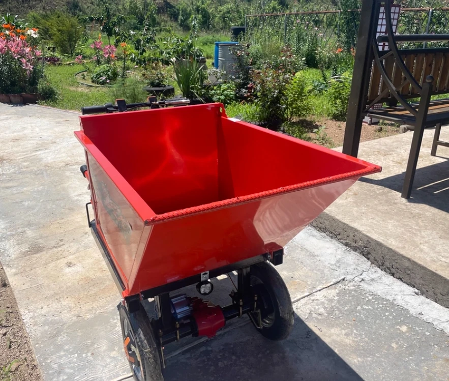 شاحنة مسطحة متنقلة ببطارية ثلاثية العجلات هي أداة سحرية لتخزين ونقل البضائع في الموقع