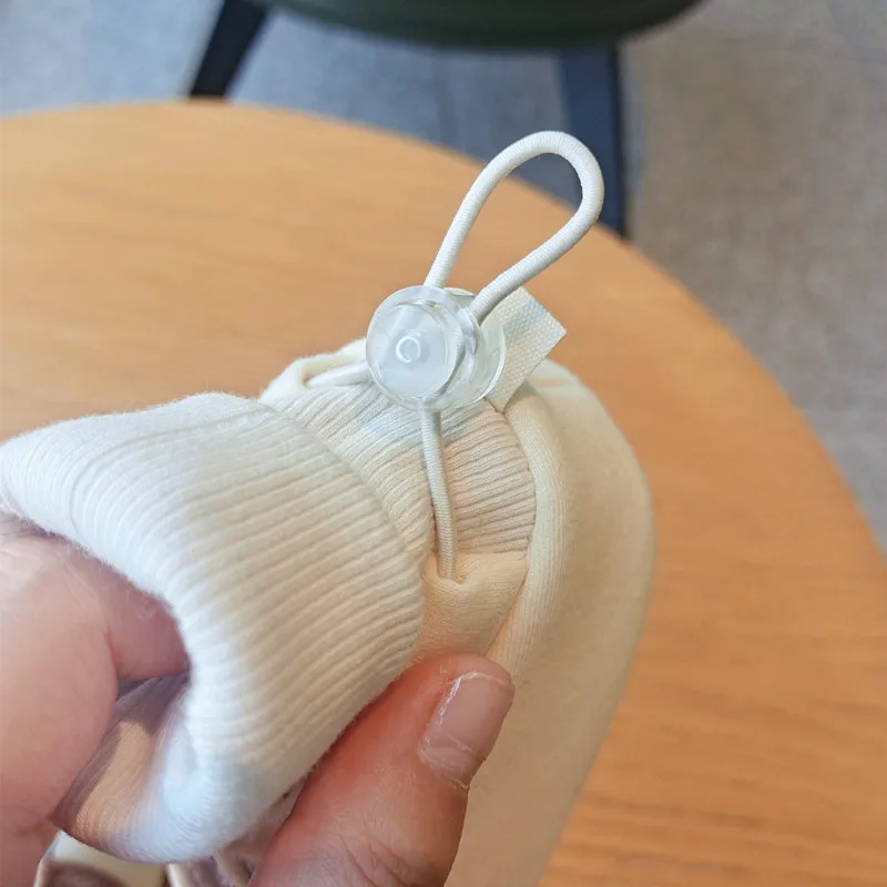 Conforto sapato de bebê solas macias anti deslizamento sapatos da menina do bebê anti deslizamento versátil caminhantes dos desenhos animados na moda menino sapato bonito meias do bebê sapatos