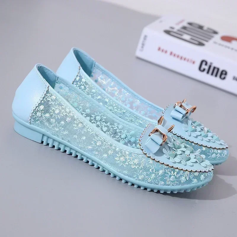 2024 Nieuwe Zomer Slip-On Damesschoenen Ademende Dames Platte Schoenen Mesh Loafers Platte Applique Vlinderdas Zachte Zool Schoenen