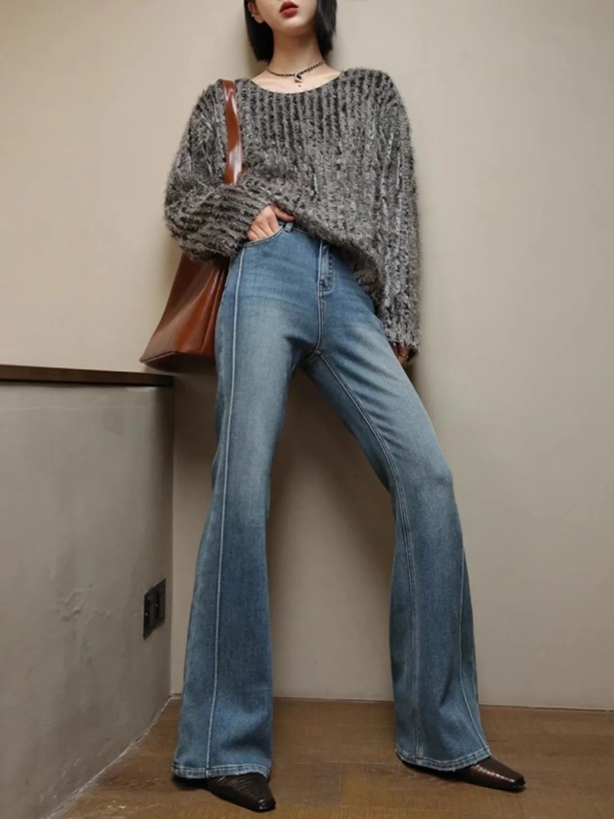 Jeans dritti a vita alta blu scuro da donna Autunno Nuova versione slim fit a gamba larga Tessuto denim elasticizzato Pantaloni intellettuali eleganti