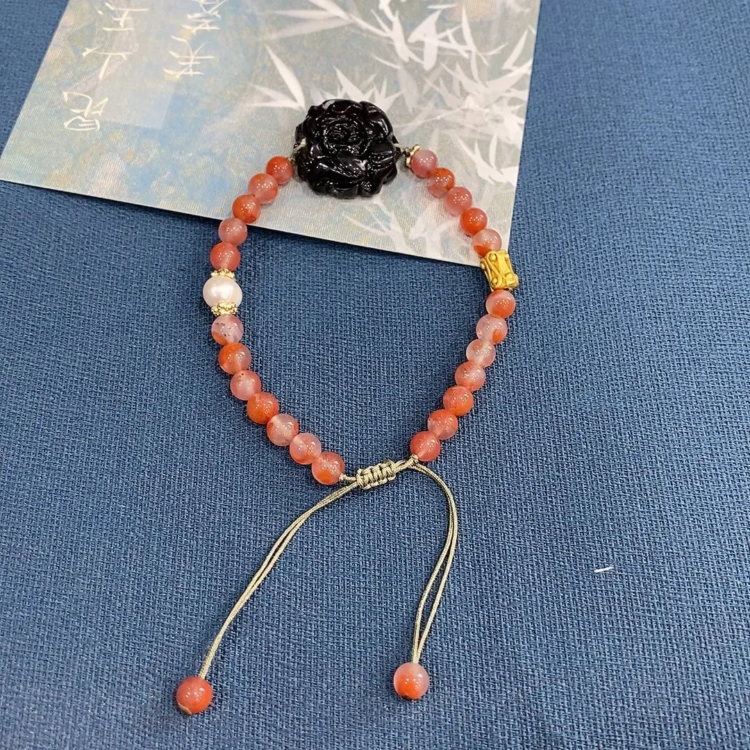 

Nanhong Plus Amber Rose Woven Bracelet, Beautiful Flowers and Golden Stamens Decorated with Emphasis on Heavy Buildings