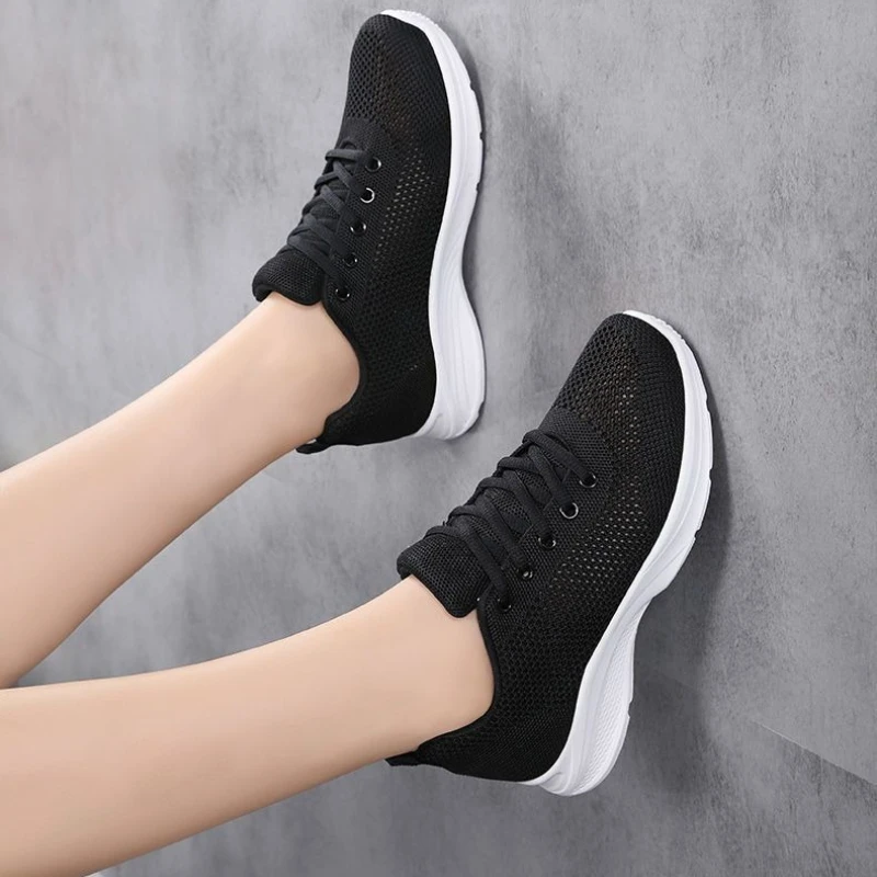 

2026 Summer New Women Mesh Breathable White Sneakers Thick Sole Casual Platform Shoes Lightweight Sports Trainers