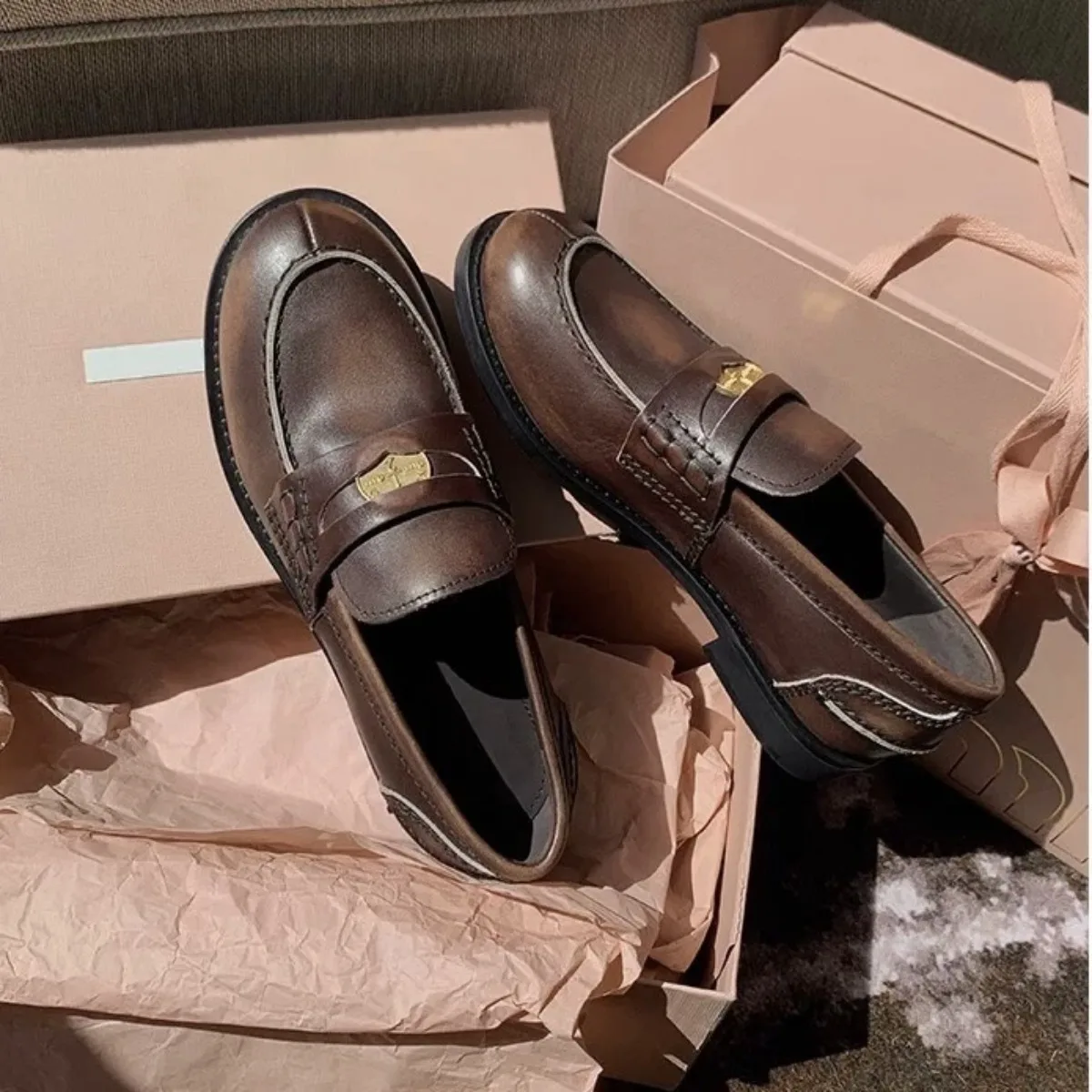 

Women's Retro Loafers Polished Gold Coin Detail Chunky Heel, Anti-Scratch Leather, Comfortable Non-Slip Shoes for Daily & Office