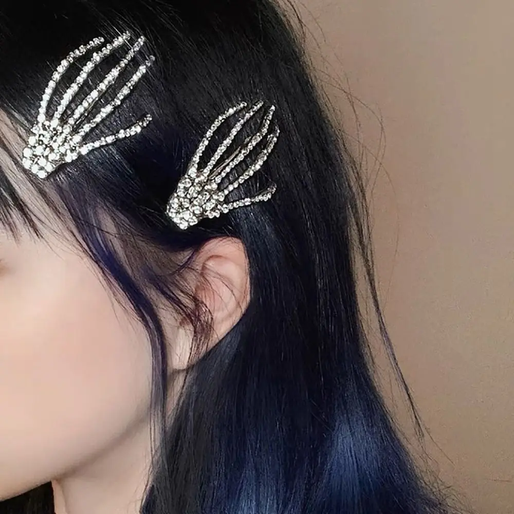 Gothic Style Skeleton Hand Hair Clip Trendy Hair Accessories Diamond Halloween Hairpin Skull Clip Women Girl