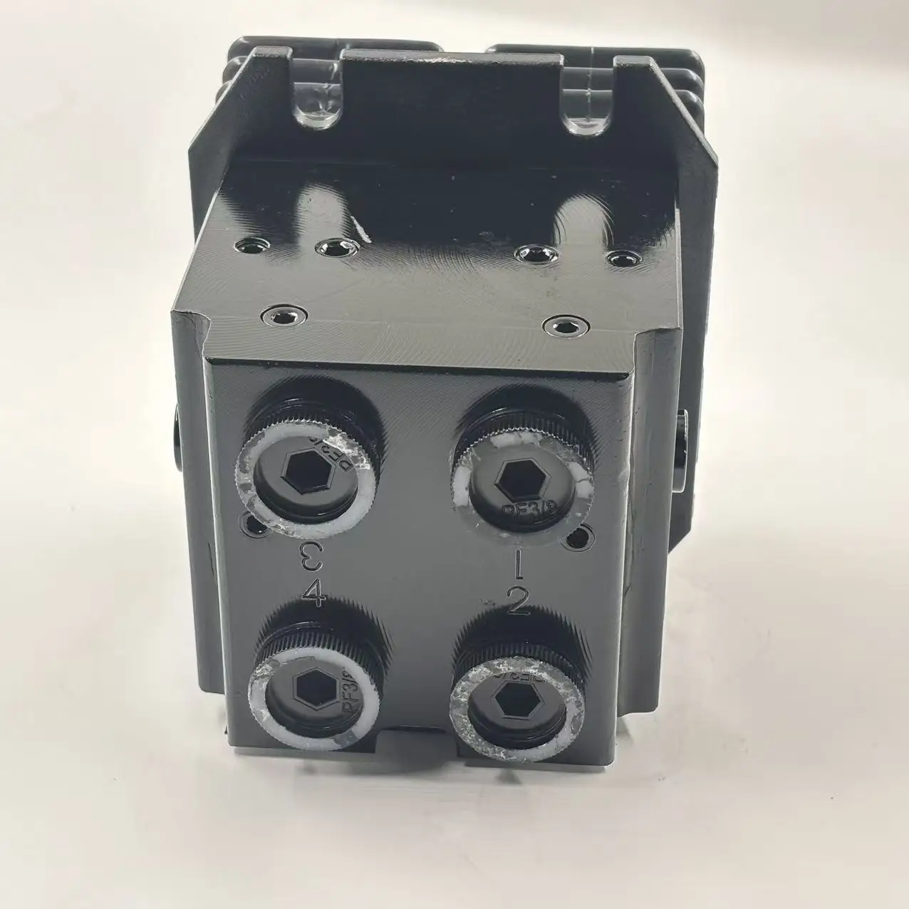 YN30V00105F1 YN30V00106F2 Foot Control Valve Assembly, Replacement Parts for Kobelco SK200‑8/210‑8/350‑8