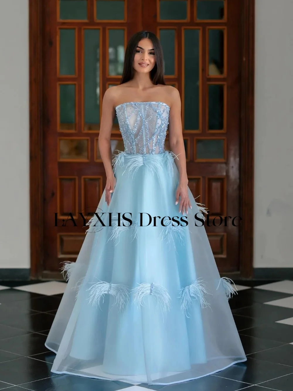 LAYXHS mode bleu bretelles robes de soirée a-ligne plume perlée Tulle robes de soirée personnalisé فساتmaveramavera
