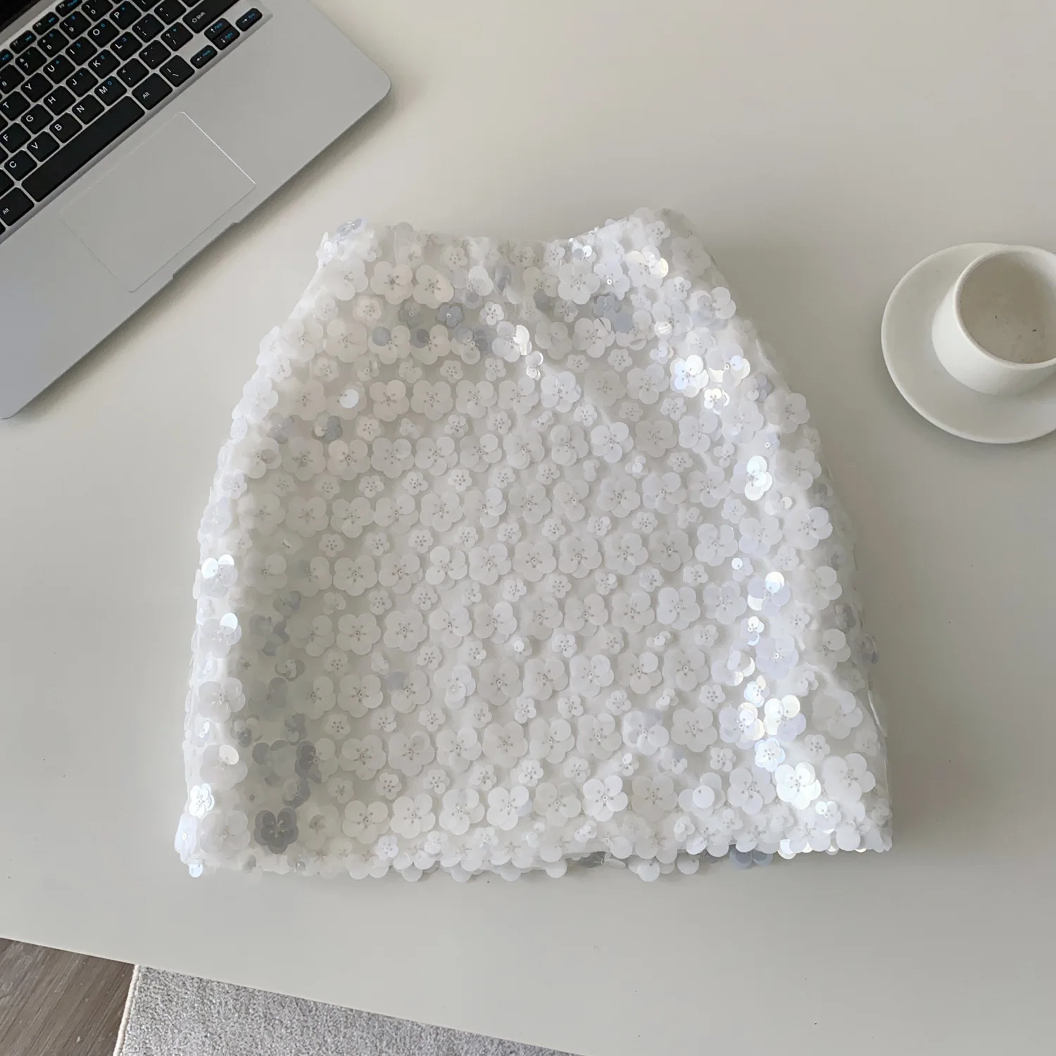 التنانير النسائية تنورة الصلبة الترتر الأزهار حبة التطريز Bodycon طول صغير الإمبراطورية الخصر سليم صالح ملابس الشارع الشهير غير رسمية 2025 الخريف #6