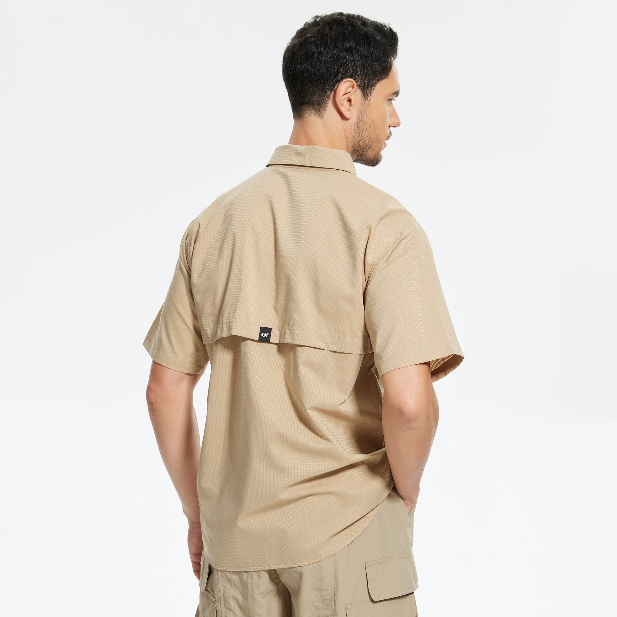 Herren UPF 50+ Kurzarm-Angelhemden mit Sonnenschutz, Rashguard, lässiges Button-Down-Angel-Wandershirt mit atmungsaktivem Mesh – Detail 9
