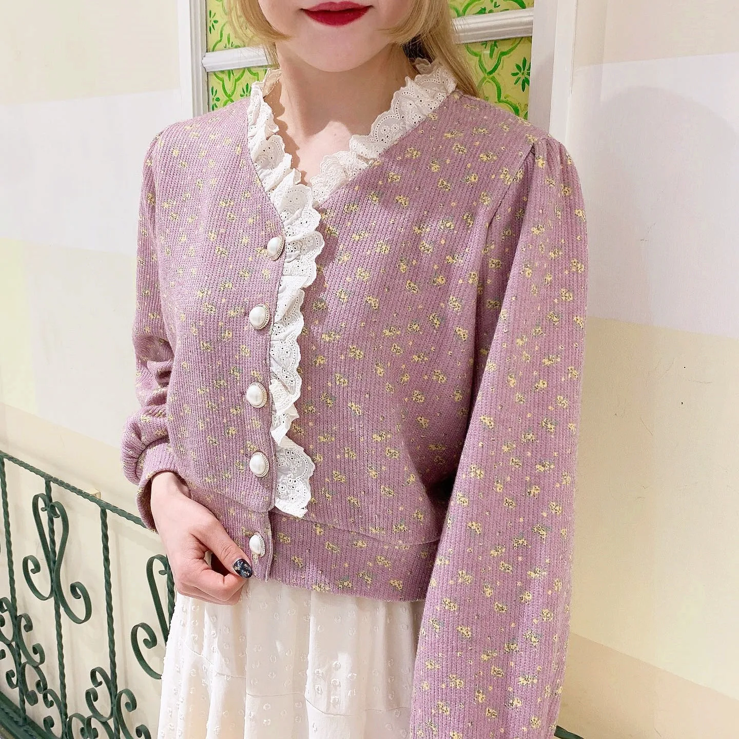 

Spring Season Long Sve Floral Trim Court Sle Jaet ort Top Button Detail V-Ne Polyester Fiber Commute Sle Loose Fit