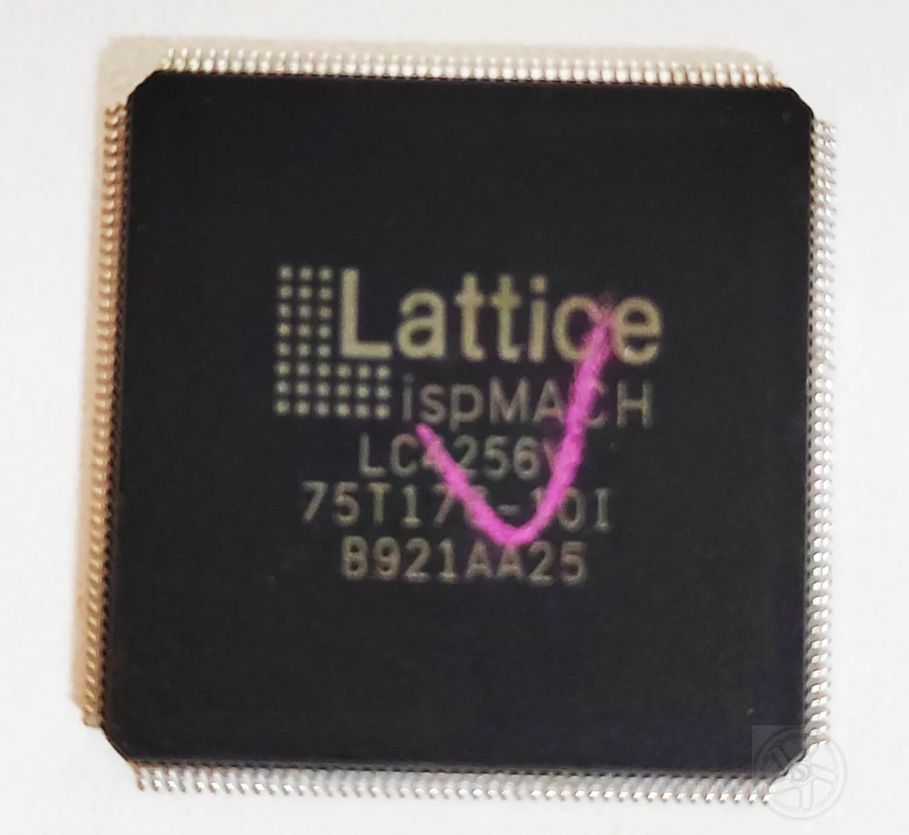 

LC4256V TQFP176 MCU SMD chip（The chip is used for C4/C5/doip C4 equipment damage repair, and the program has been written.）