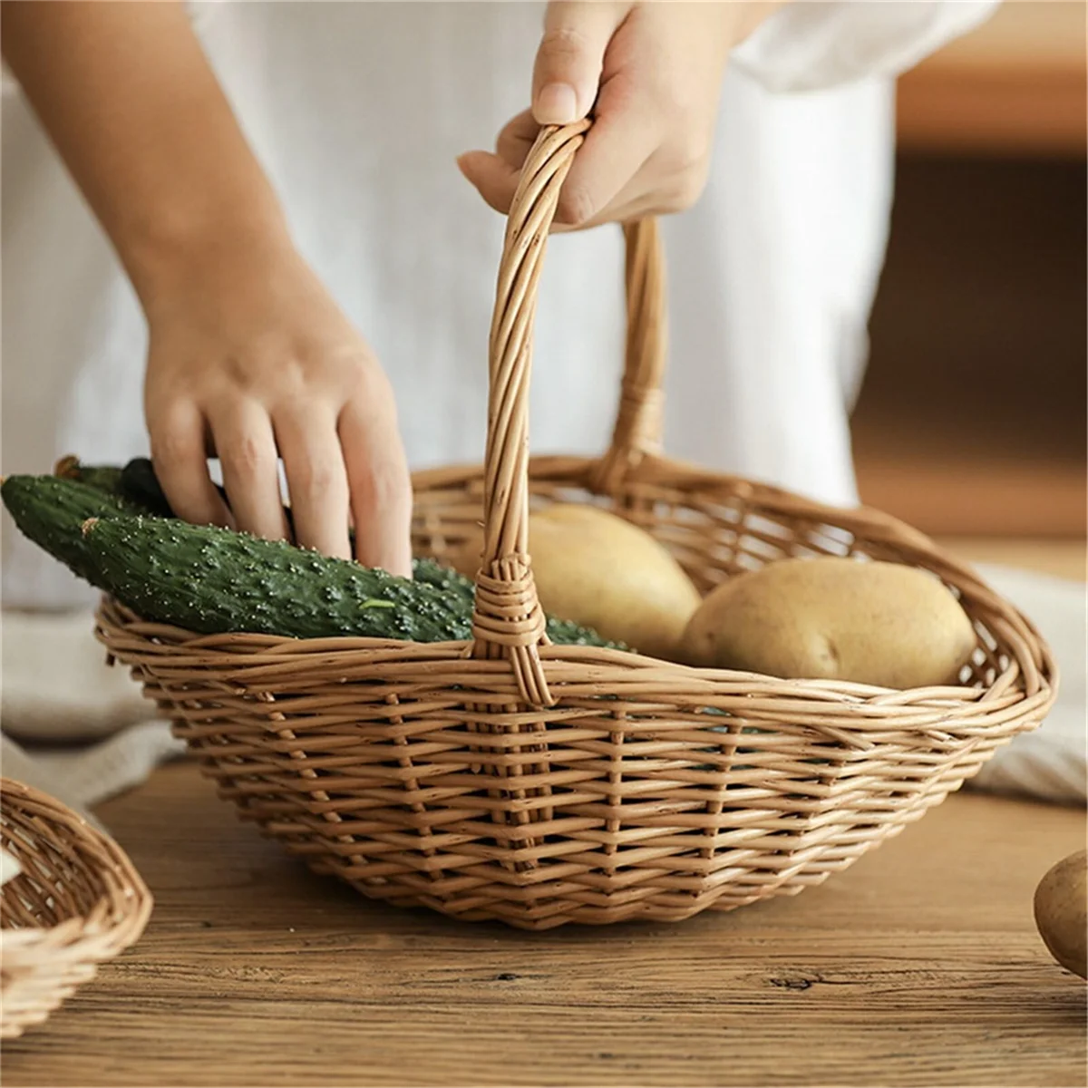 Wicker Basket with Handle, Wicker Shopping Basket, Gift Hamper Basket, Picnic Baskets, Kitchen Storage Basket- Small