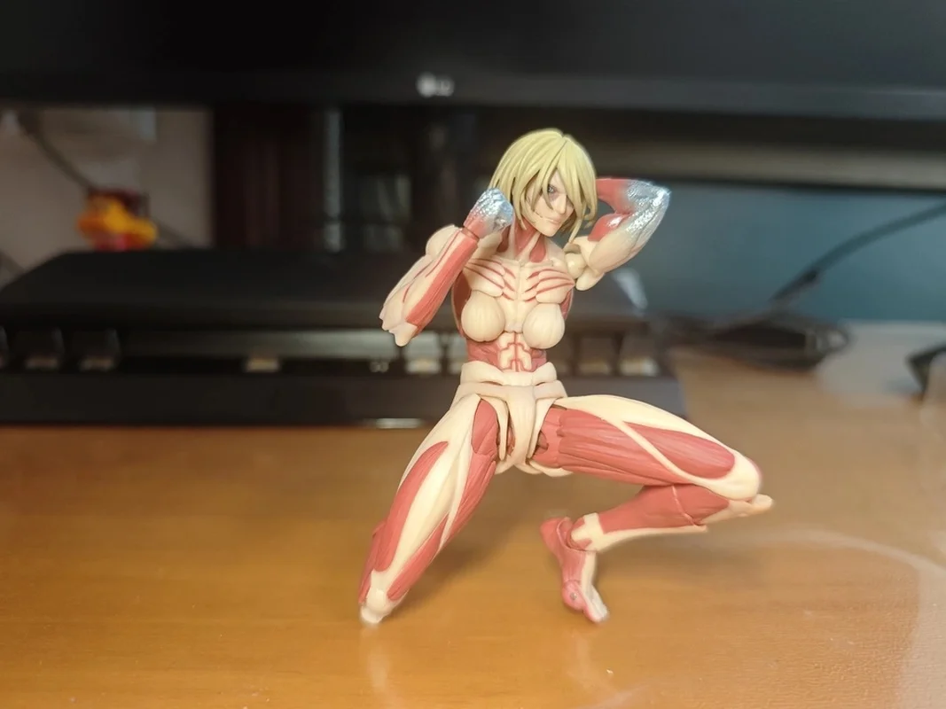 figurine-articulee-de-collection-ko-attack-on-titan-female-titan-yamaguchi-style-modele-decoratif-pour-collectionneurs-d'anime-adultes