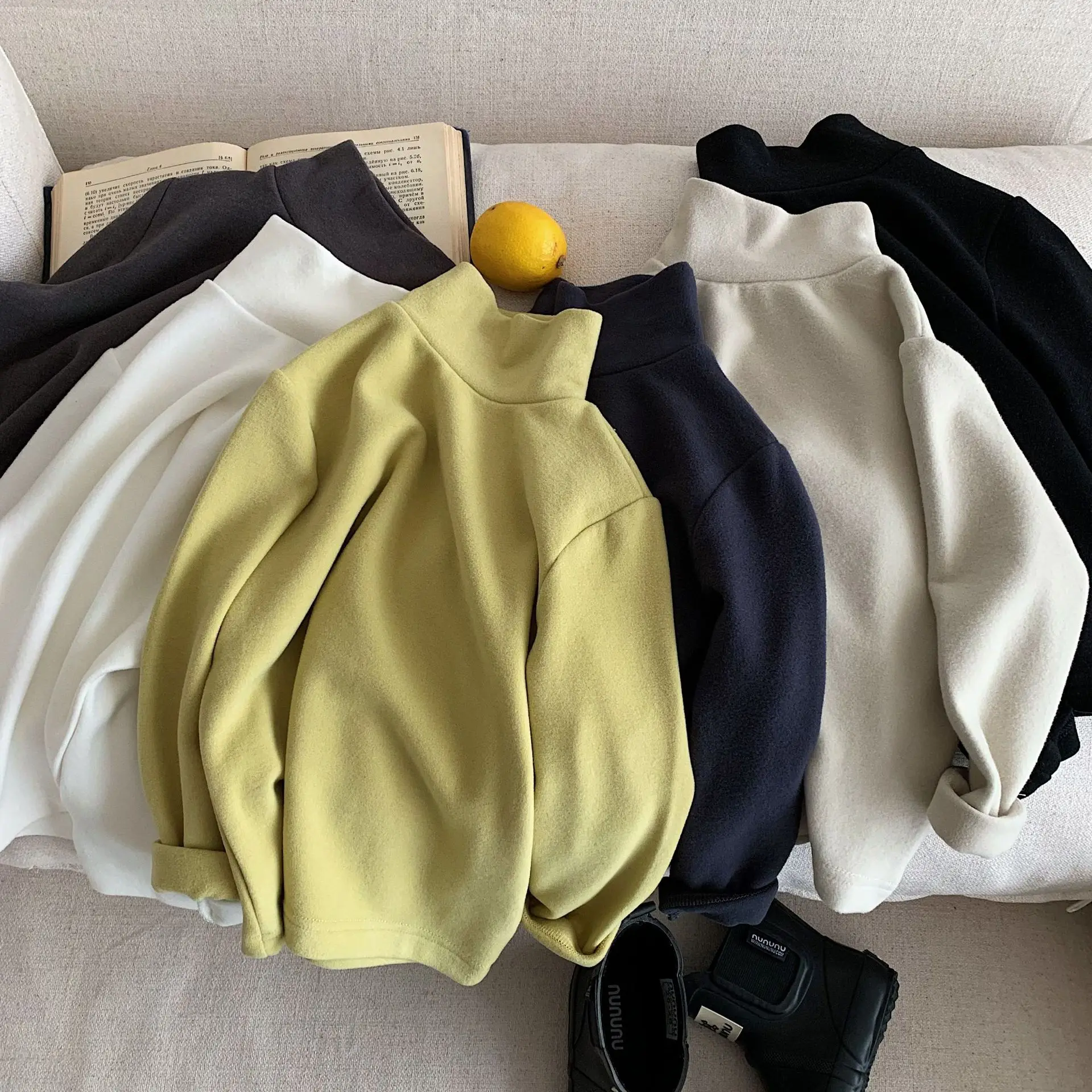 

2025 Winter New Children's Solid Color Versatile Turtleneck Warm Inner Soft Waxy Thickened Bottoming Shirt for Boys and Girls