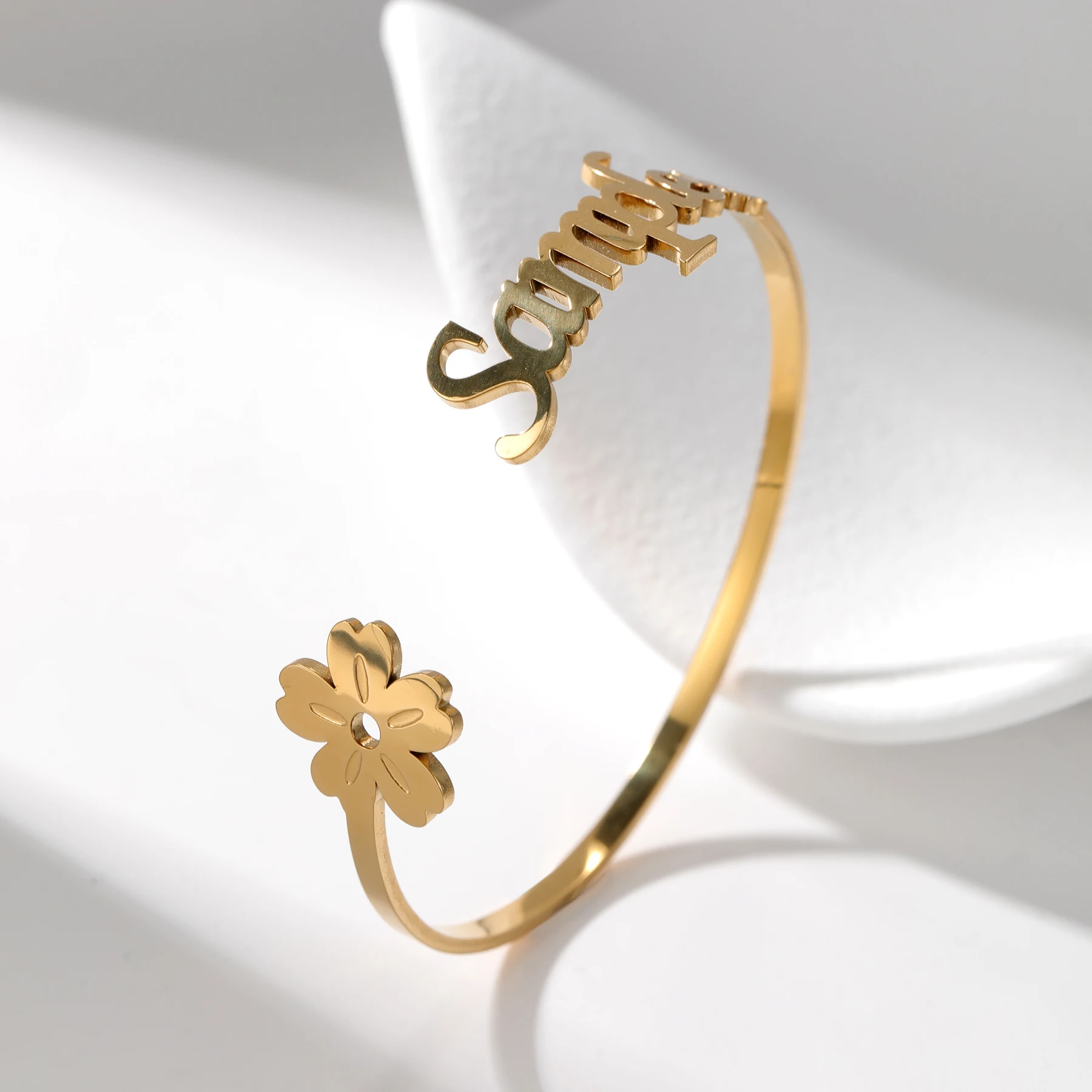 

18k Gold Personalized Bracelets for Women Custom Name Bangle Stainless Steel Flowers Charm Jewelry Valentine's Day Special Gifts
