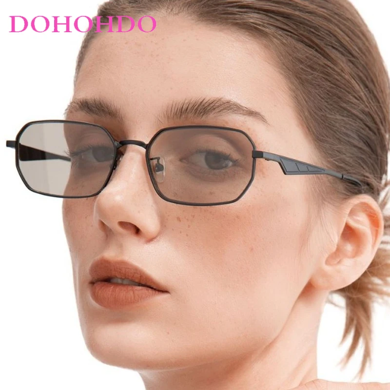 

Fashion Brand Design Metal Small Square Sunglasses Women Men Trend Luxury Eyeglasses Summer Traveling Driving Sunglasses UV400