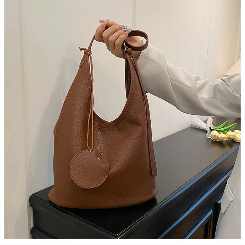 

Элегантные женские сумки из кожи премиум-класса с модным легким повседневным современным стилем Парижа ​