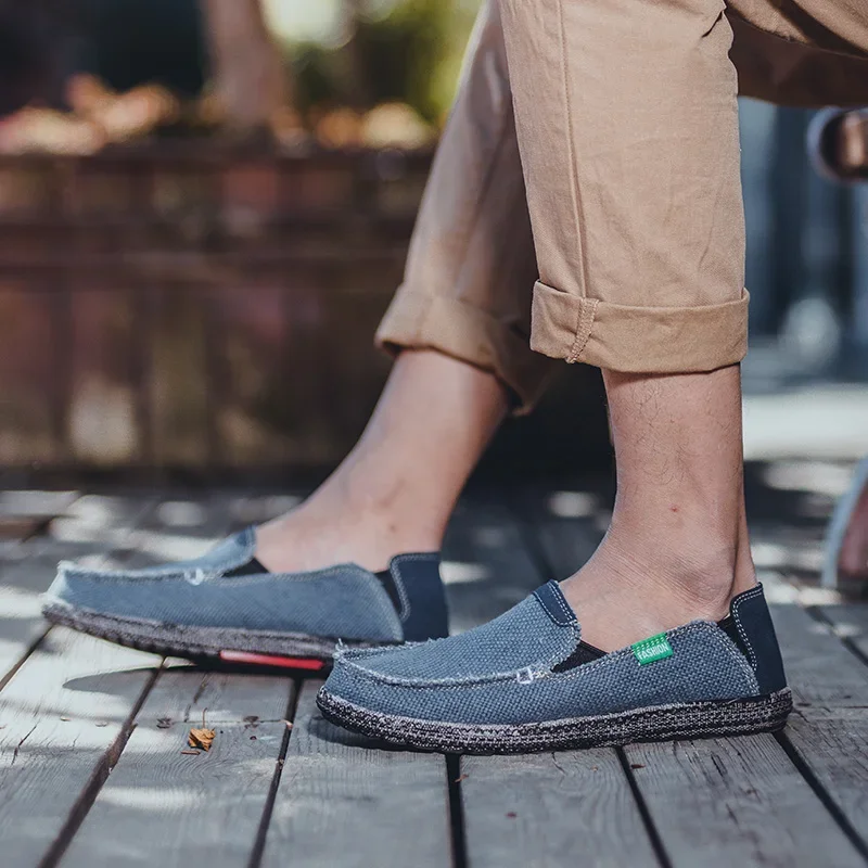 2023 Nieuwe Lente Zomer Licht Canvas Schoenen Mannen Ademende Mannen Schoenen Loafers Zachte Comfortabele Outdoor Platte Luie Schoenen Voor Mannen