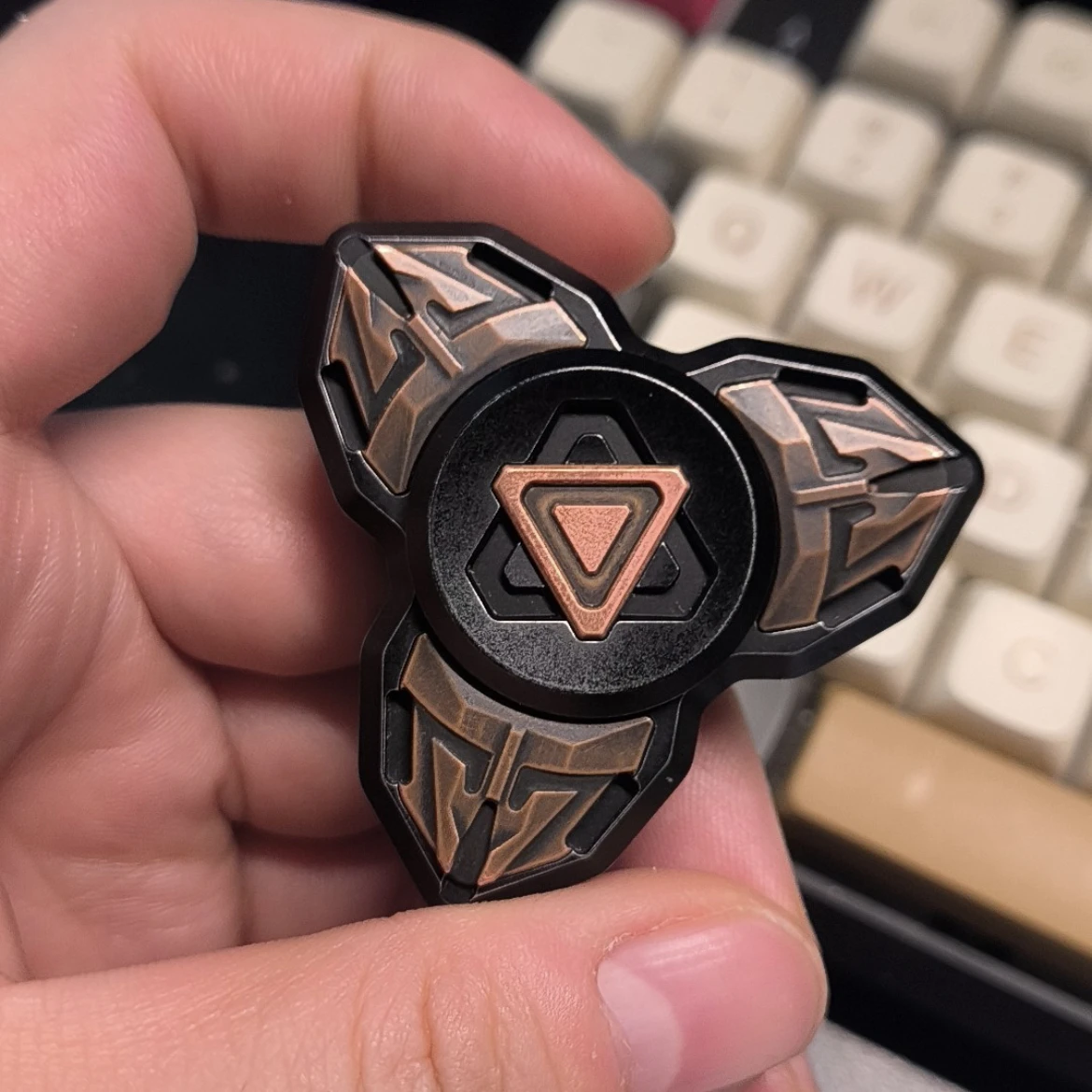Destruidor armadura alívio do estresse presente fidget spinner slider zircônio liga edc brinquedos de metal anti estresse sensorial tdah brinquedos inquietos