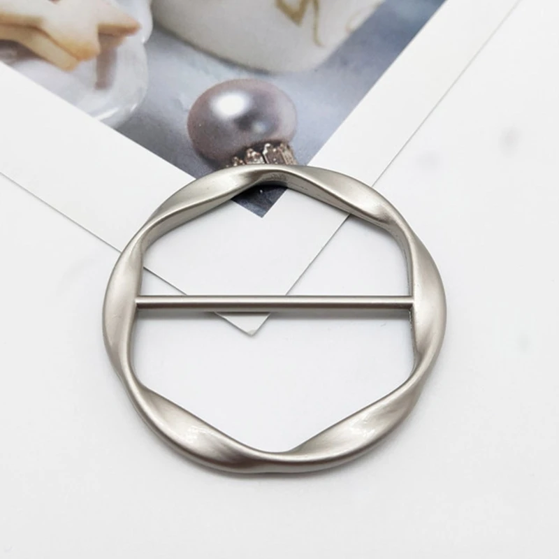 Fashion Metal Round Circle Clip Buckle Clothing Ring Wrap Holder Silk Scarf Ring Clip T-shirt Tie Clip Female Ornament