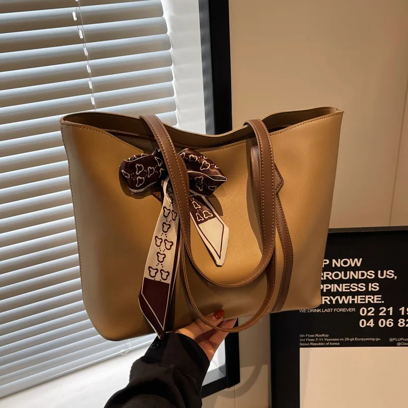 

Зима 2025 г., новая универсальная корейская версия Ins, сумка через плечо, ретро-шелковый шарф, сумка