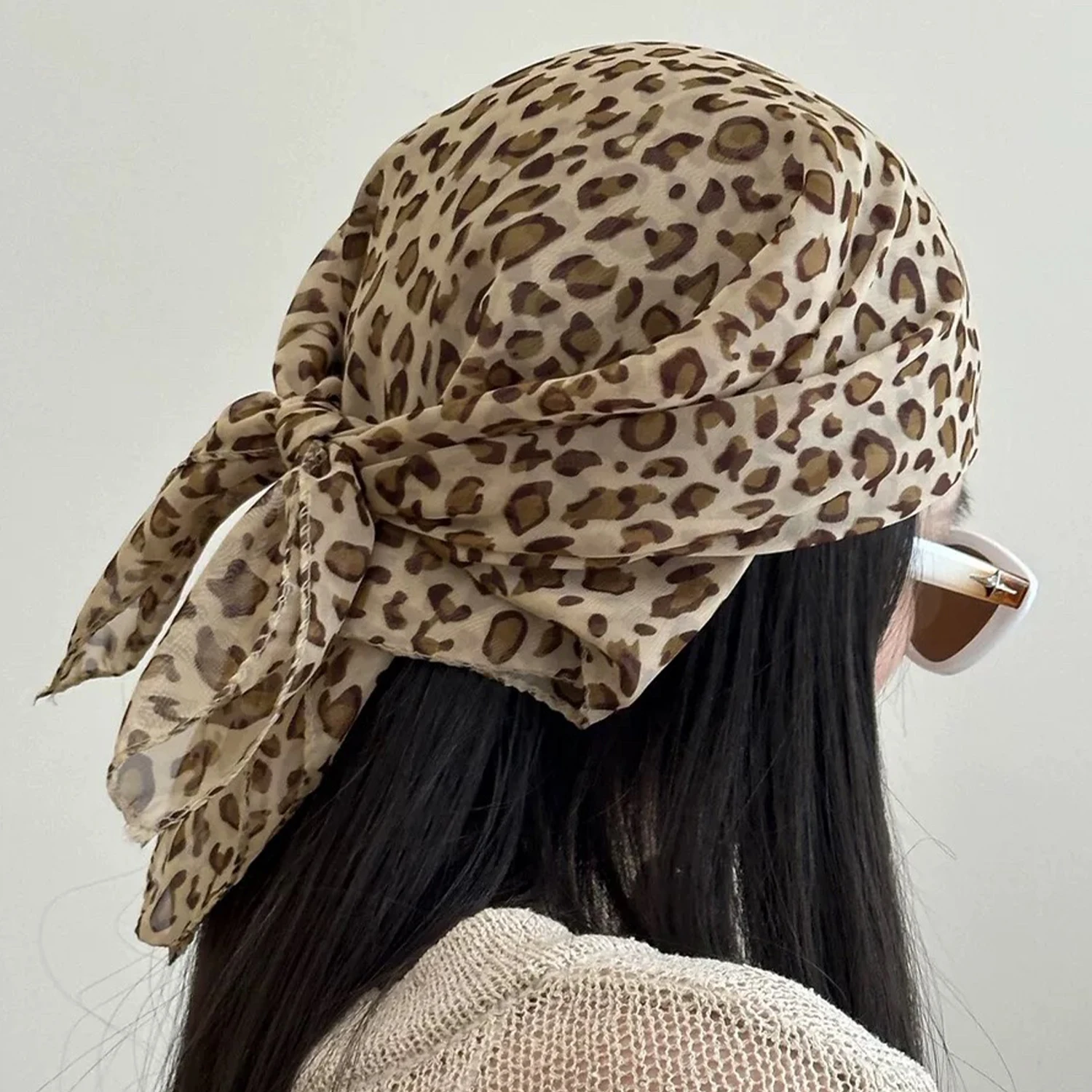 Retro Spice Leopard Kopftuch Modischer Retro Damen Hochwertiger Schal Eleganter Bandana Halstuch Stirnbänder Perfektes Geschenk