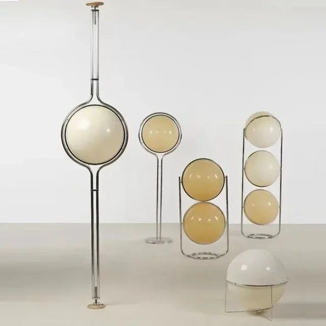 Garrault Delord Lampa podłogowa Chromowana metalowa biała akrylowa kula Lampa podłogowa Salon Pokój hotelowy Sofa Lampa dekoracyjna