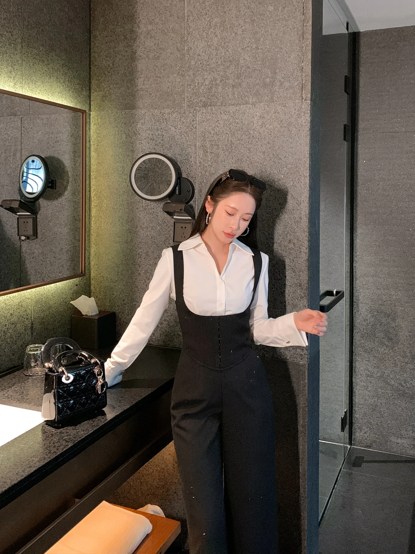 

Белая матовая блузка с эффектом утяжки талии, женская, модная, весна 2026, новая, универсальная, для многослойных образов, приятная к телу, дышащая