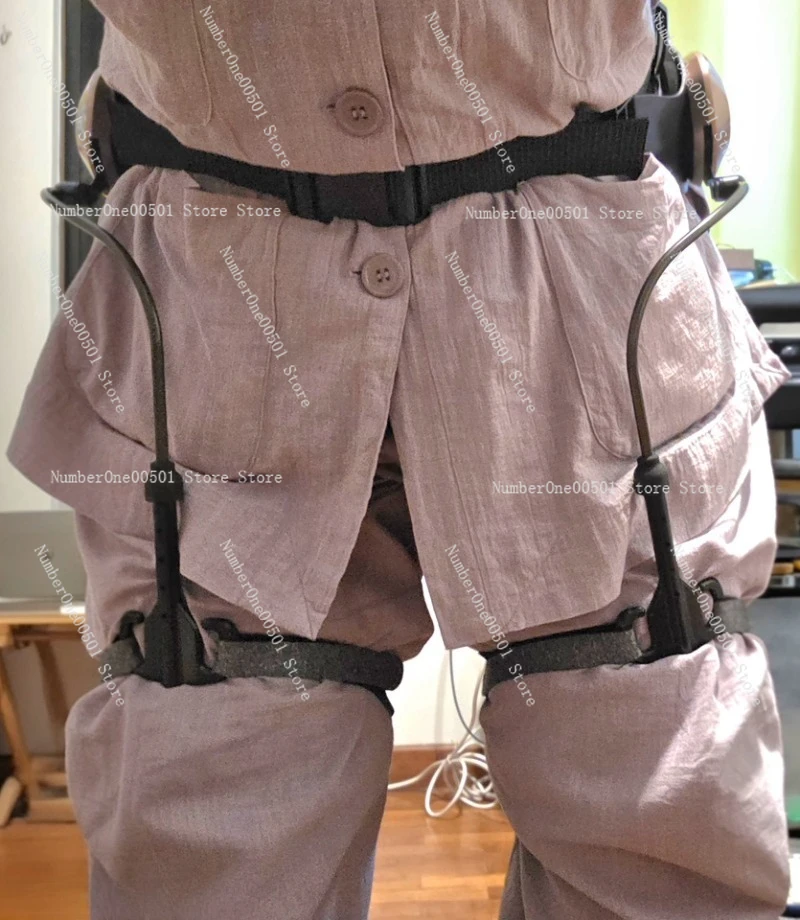 Mountaineering machine leg exoskeleton booster walker climbing machinery in the elderly knee artifact walking booster