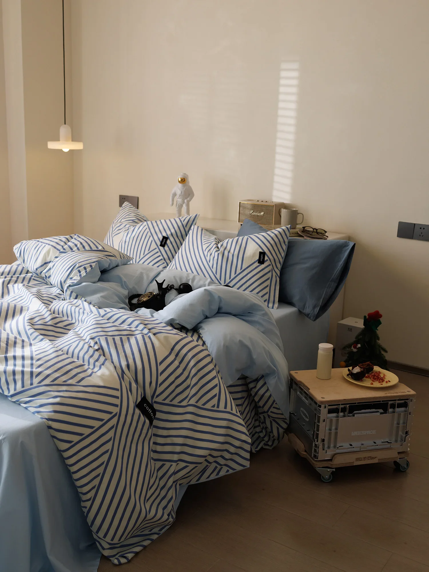 

Modern minimalist style geometric blue strip cotton pure cotton printing and labeling four-piece set