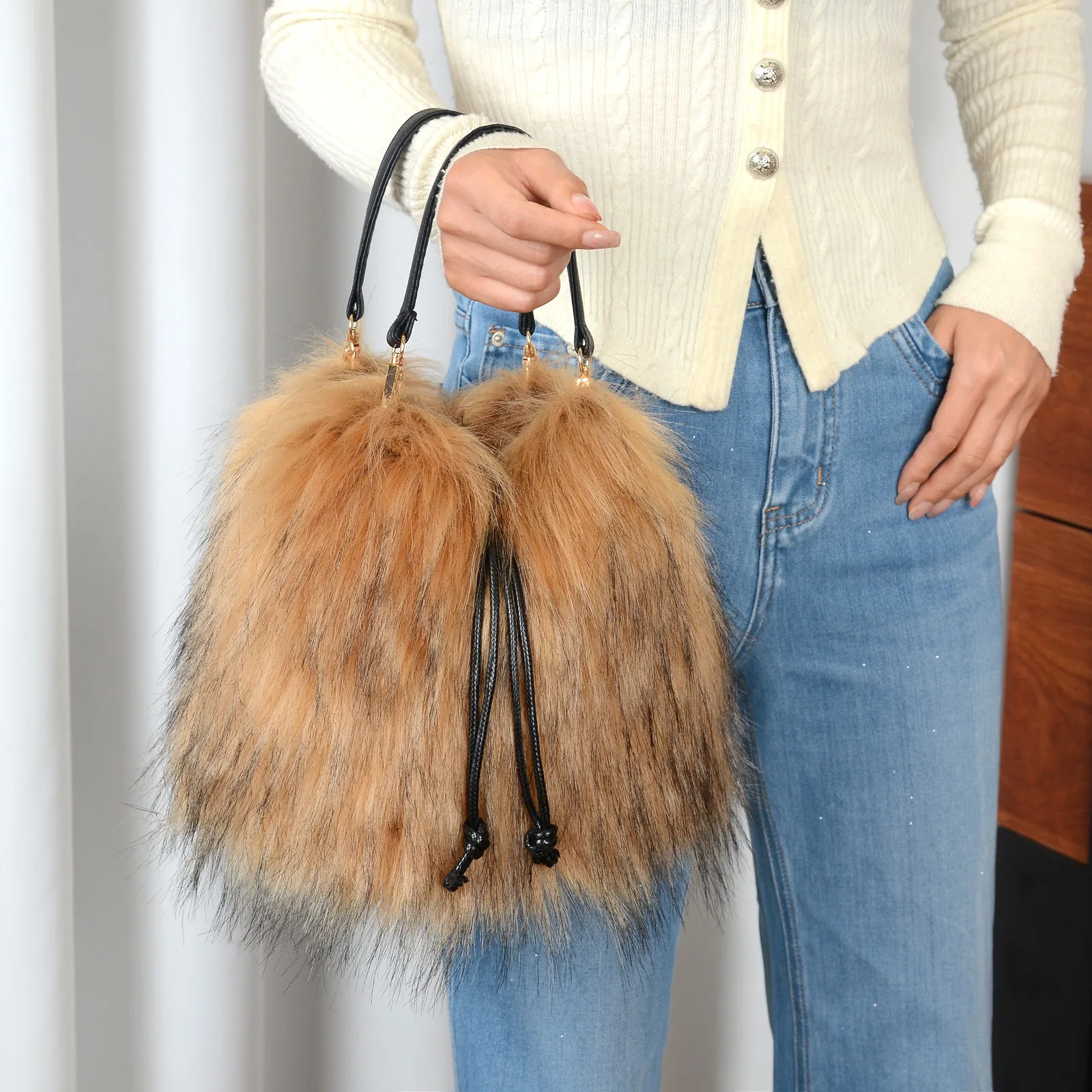 Modische Herbst-Winter Kunstfell-Handtasche Luxuriöse Bucket Bag für Damen Fell-Tragetasche Kunstwaschbärfell Hochwertige Handtasche – Detail 3